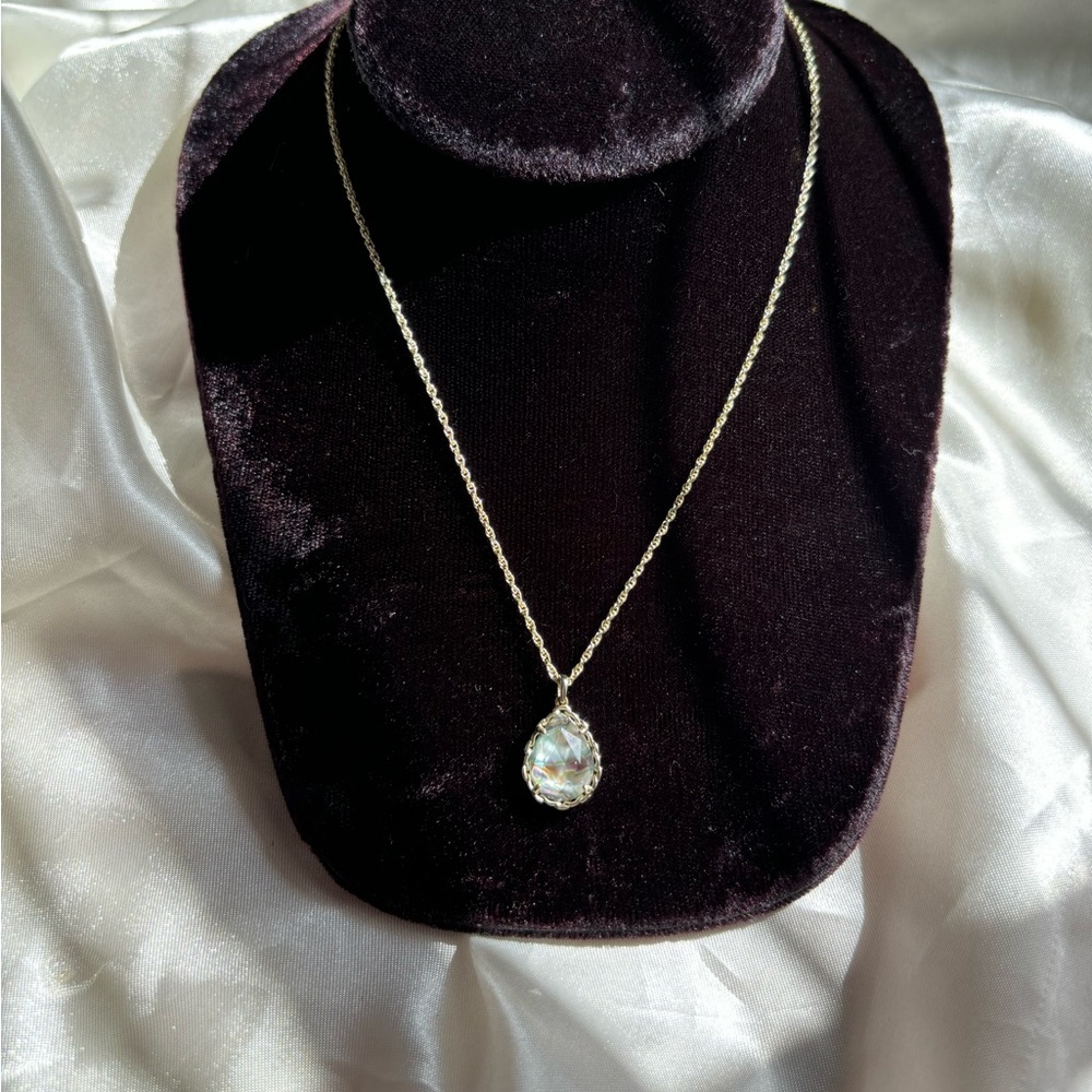 Kendra Scott Kiri Gold Toned Abalone Shell Tear Drop Necklace